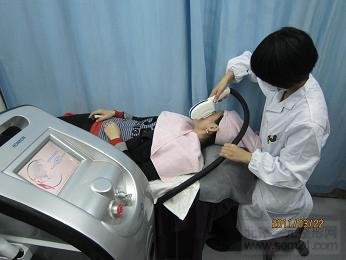 E光子美白调节中
